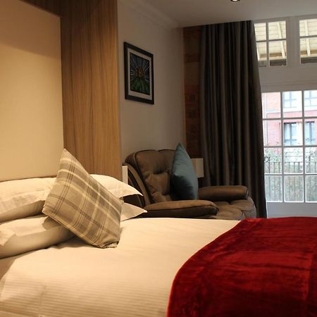 Waters Edge At Cocoa Suites York Exteriér fotografie