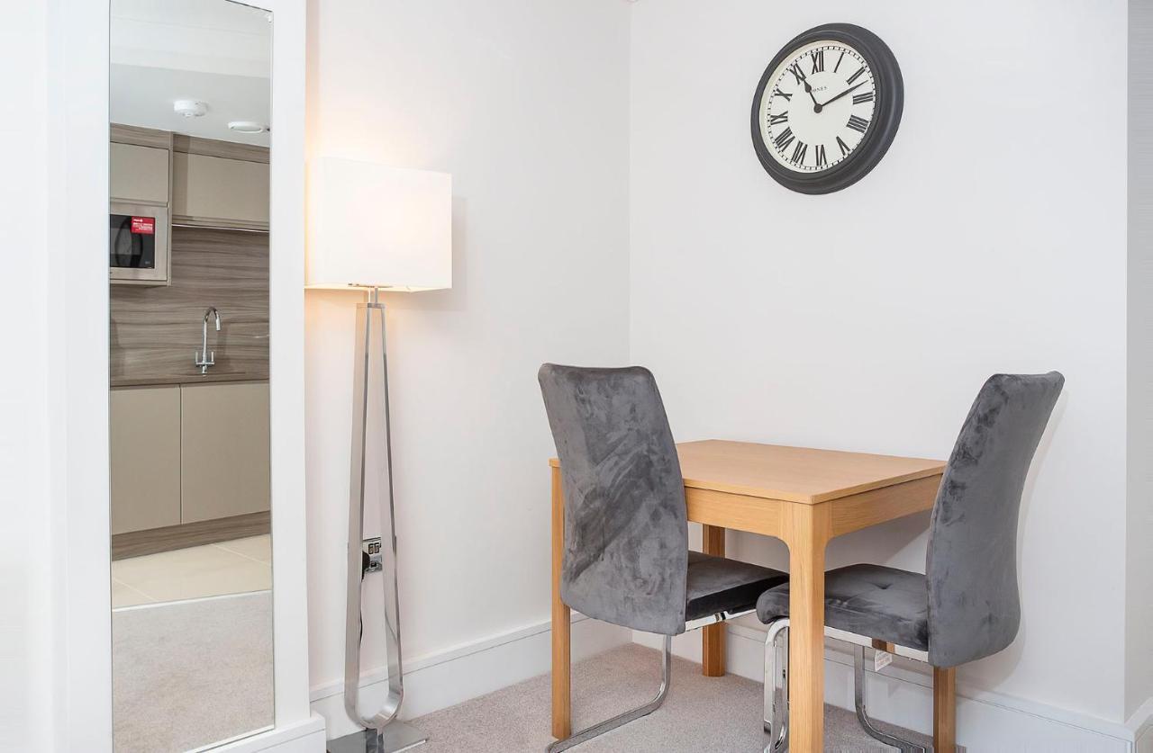 Waters Edge At Cocoa Suites York Exteriér fotografie