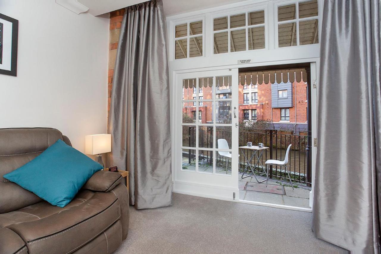 Waters Edge At Cocoa Suites York Exteriér fotografie