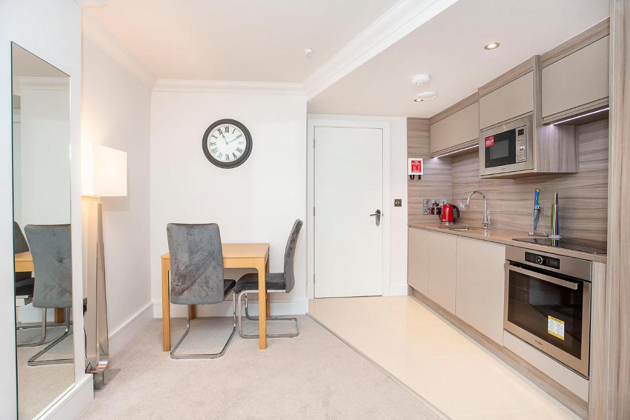 Waters Edge At Cocoa Suites York Exteriér fotografie