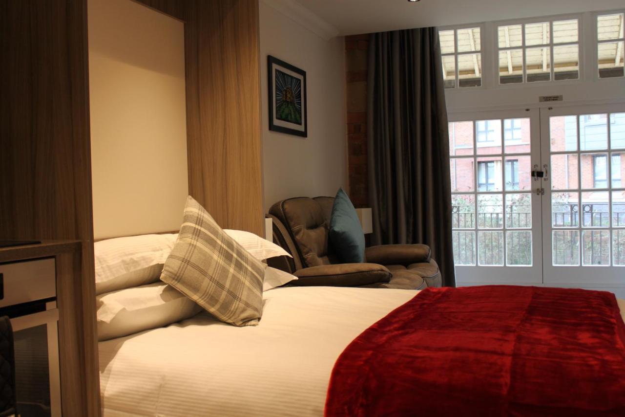 Waters Edge At Cocoa Suites York Exteriér fotografie