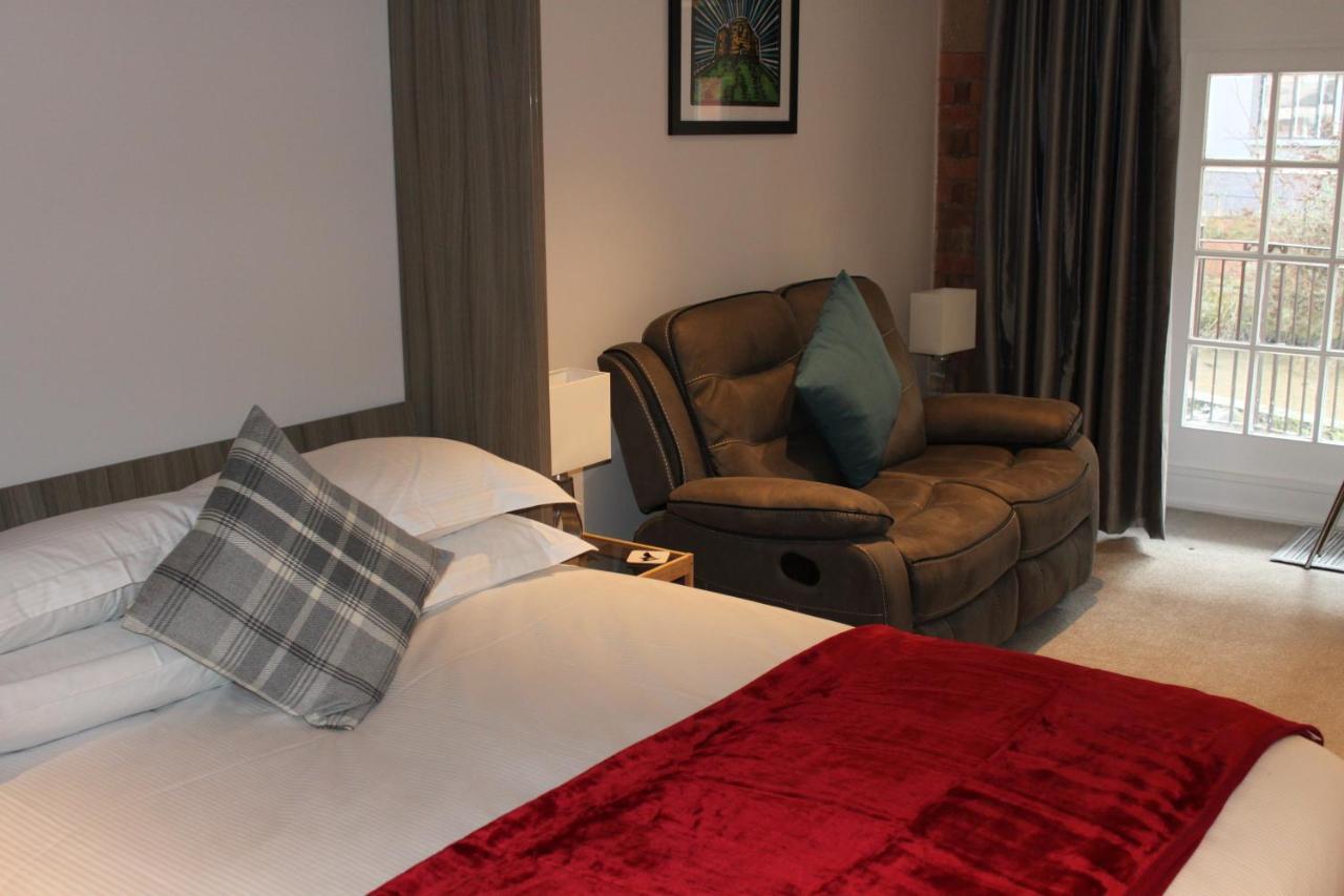 Waters Edge At Cocoa Suites York Exteriér fotografie